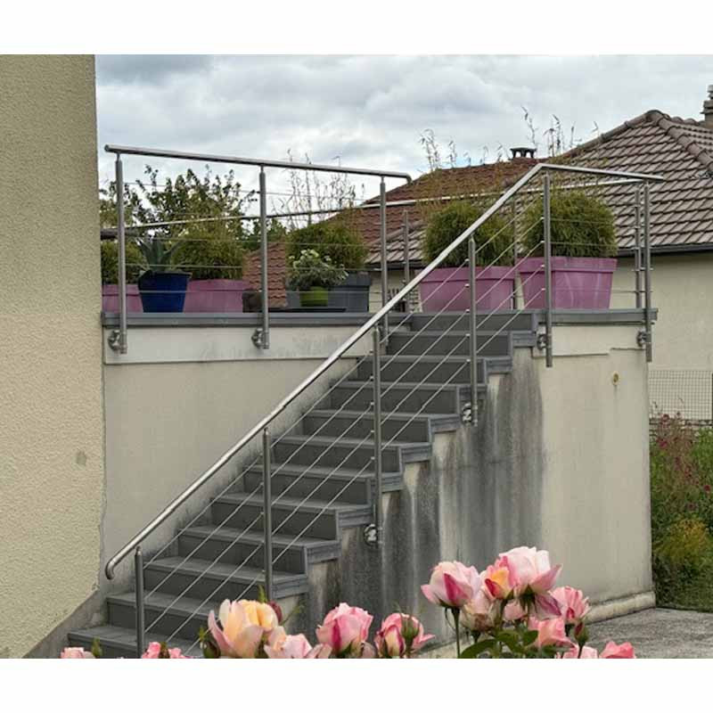 rambarde escalier exterieur a cables inox fixation a l anglaise